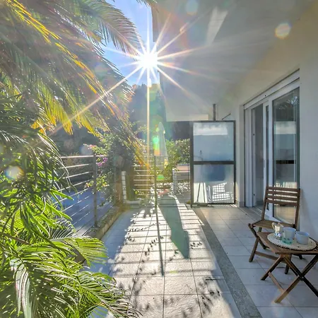 Beachy Vibes- 900m From The - Happy Apartment *